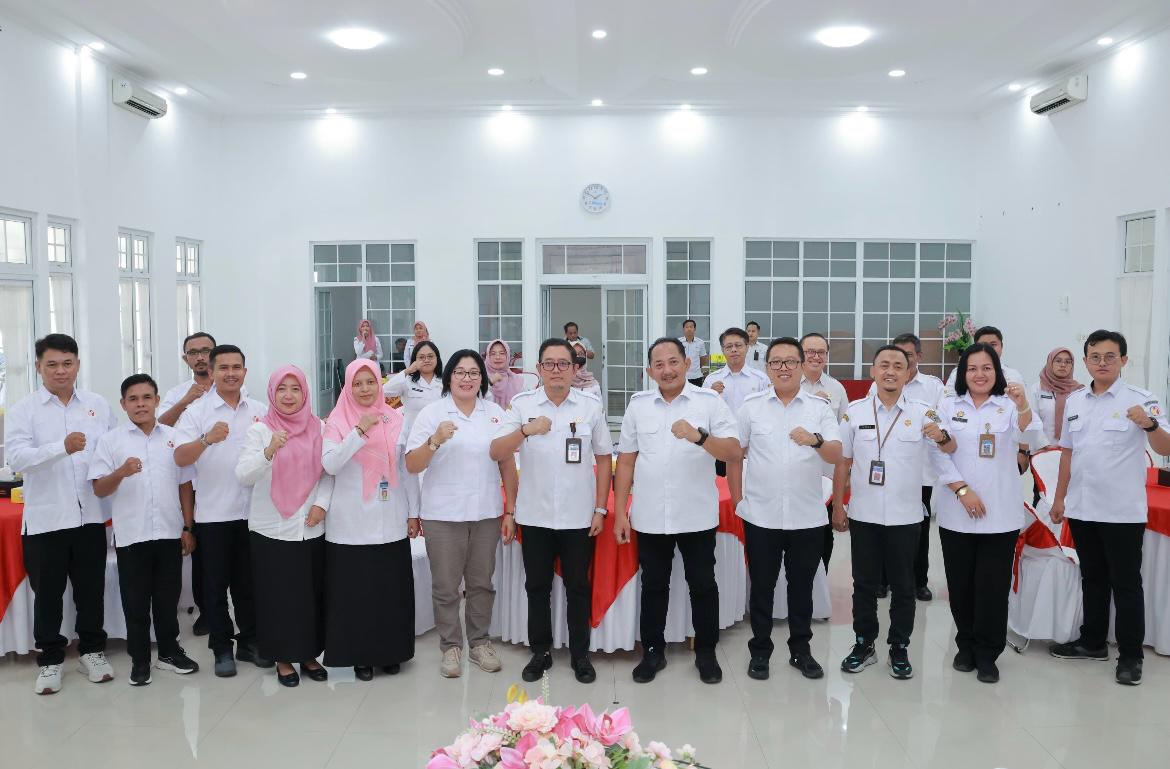 Penandatanganan Naskah Kerja Sama antara Badan Pengawas Pemilihan Umum (Bawaslu) Kabupaten Karanganyar dan Pemerintah Kabupaten Karanganyar tentang Kerjasama Penyelenggara Urusan Pemerintahan dan Pembinaan, Pengelolaan Arsip Pengawasan Pemilu dan Pem